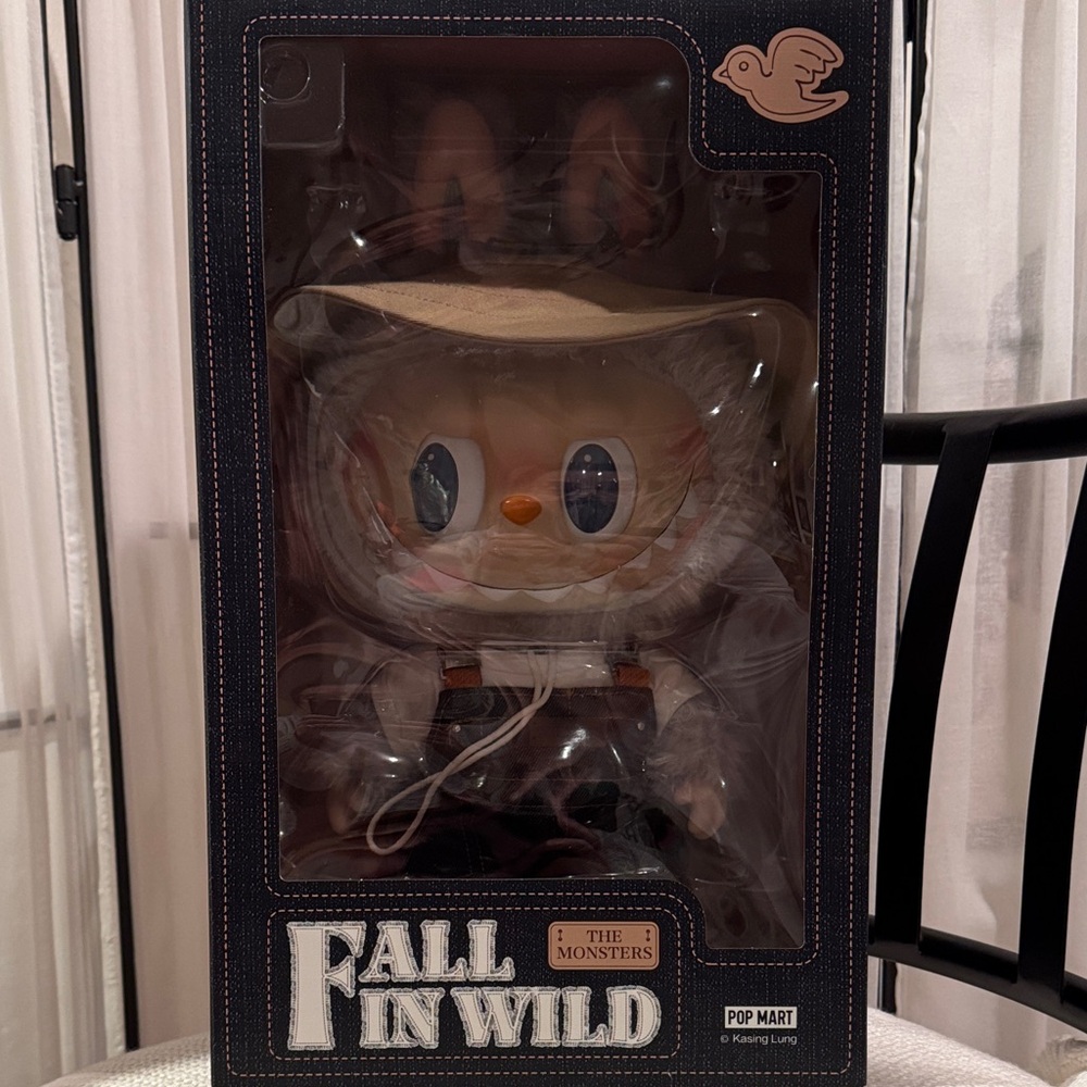 Pop Mart Fall in Wild Figure 400%, NEW in box